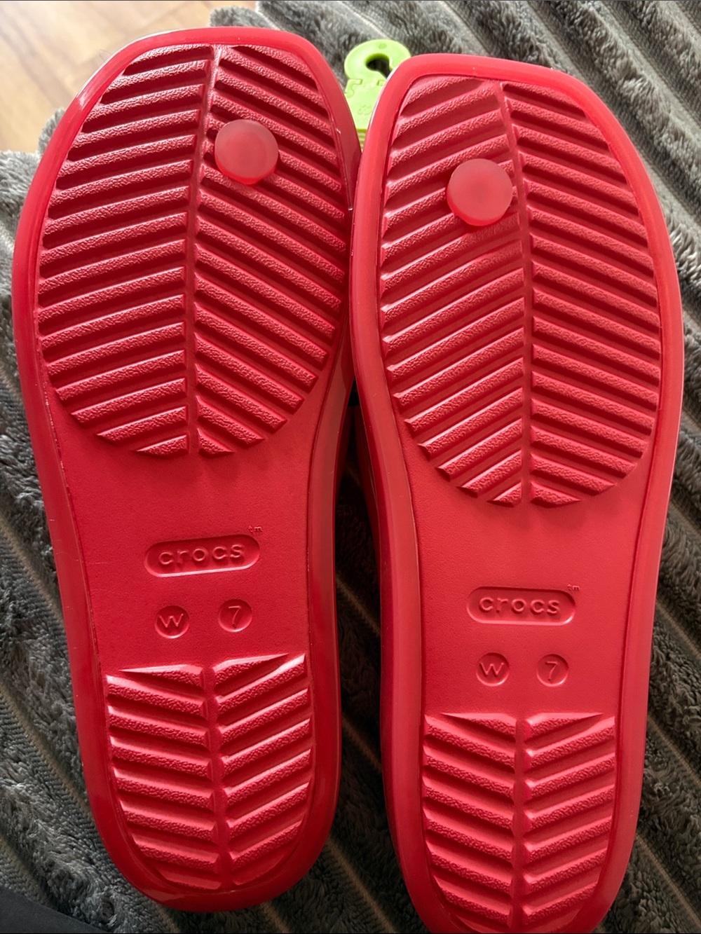 CROCS Bright Red Flip Flop Sandals - Picture 3 of 3